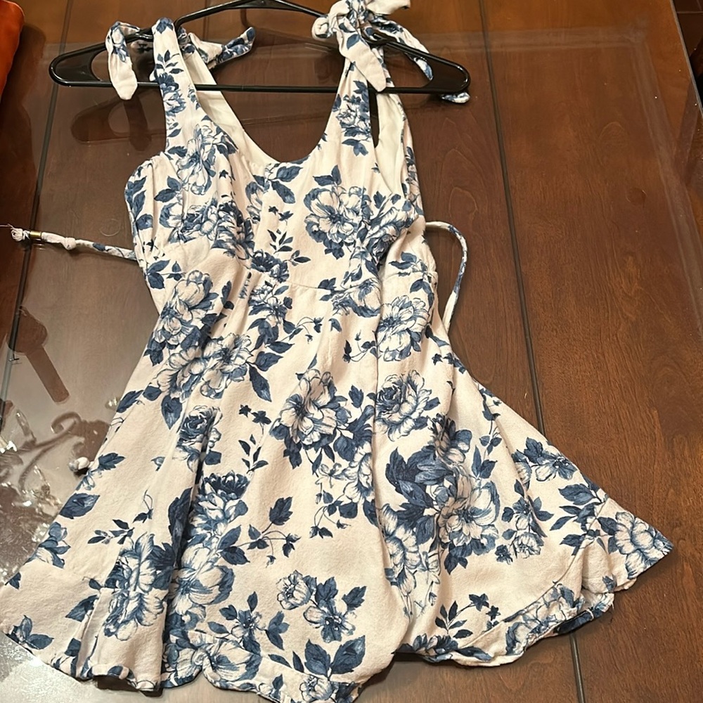 Blue and white xs floral romper